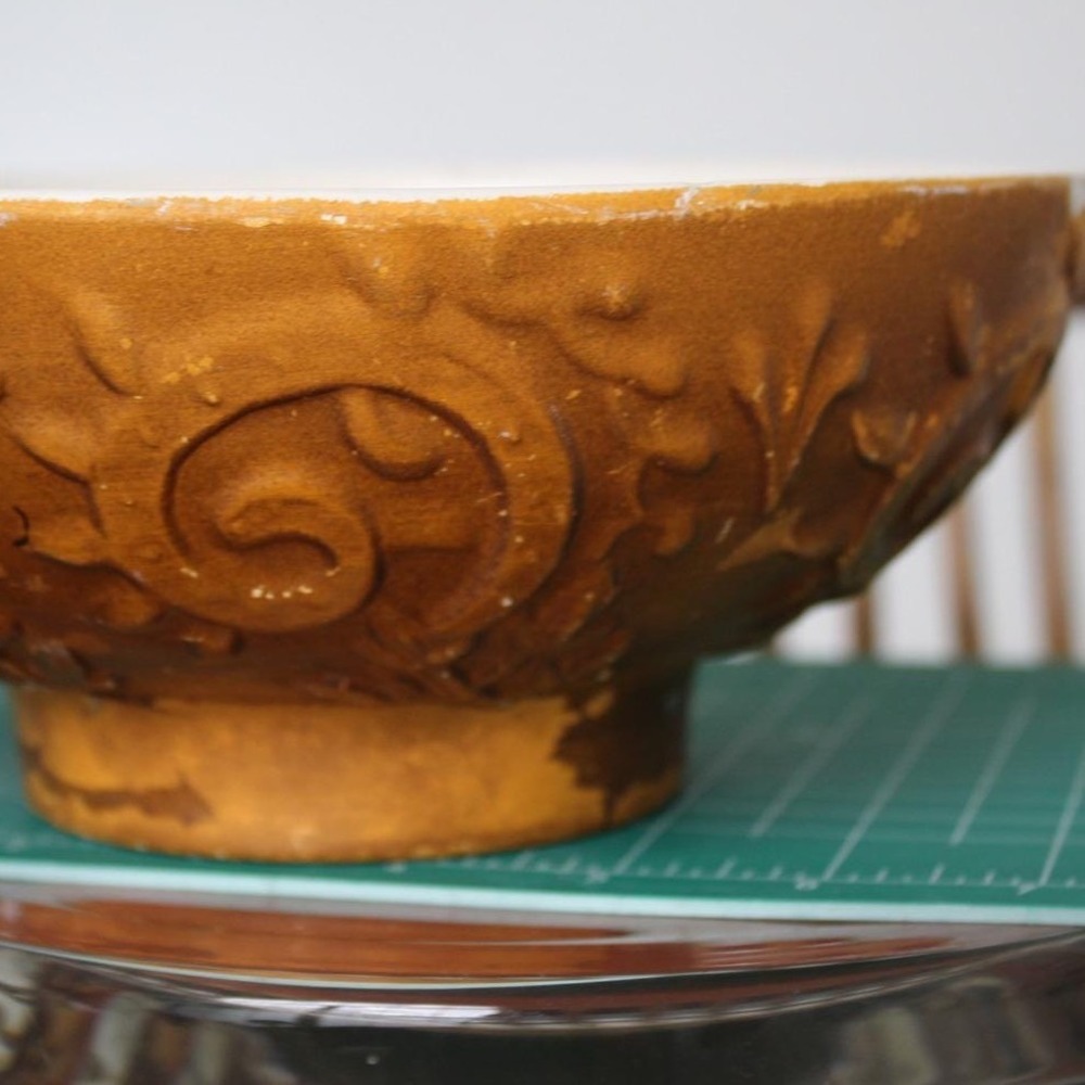 Haeger USA Embossed Scroll Footed Ceramic Serving Bowl 10 inch - Picture 12 of 16